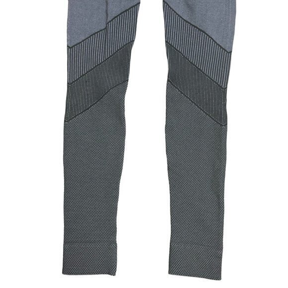 Athleta‎ Womens Size Small Gray Black Flurry Base Layer Tight Leggings - Picture 7 of 8